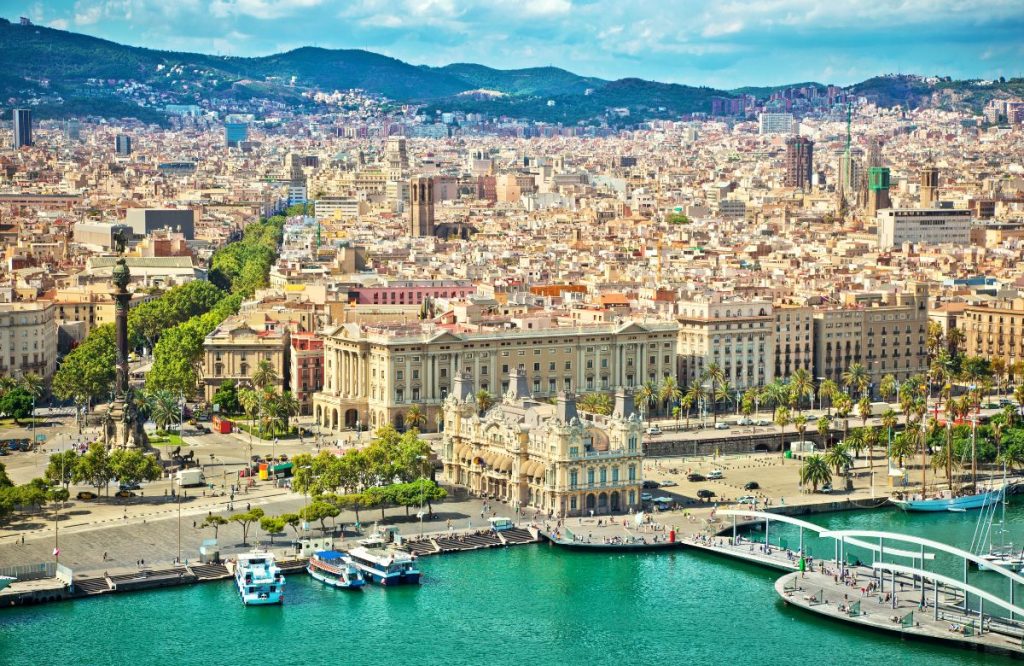 Spain: Airbnb listings decline after a decade of growth Airbnb Ισπανία 2025