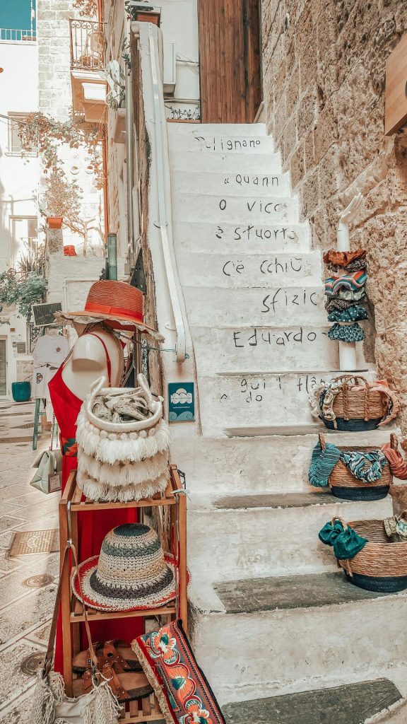 συνεργασία με τοπικά καταλύματα